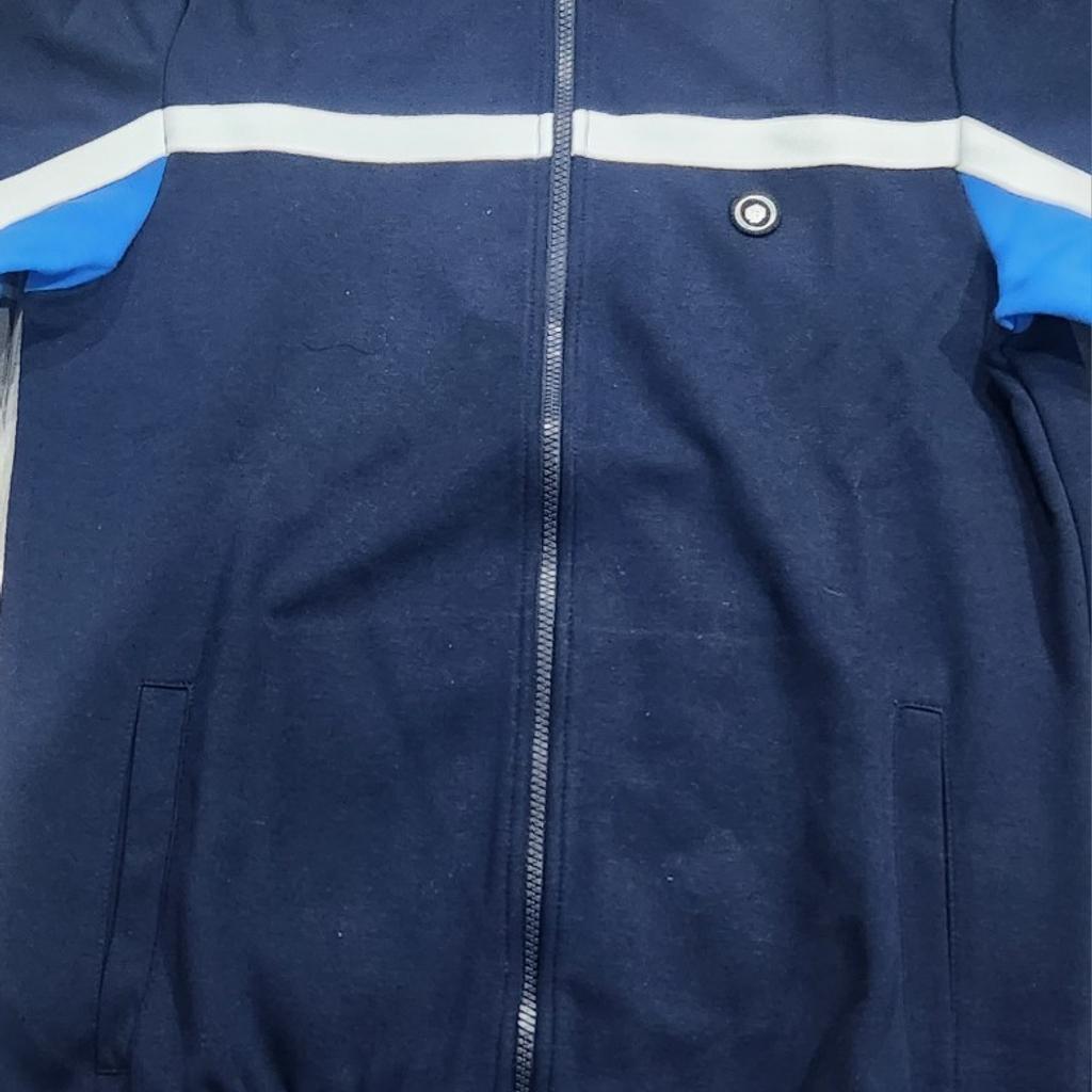 Jack and Jones Core Zip-up Top

Size: Small
Colour: blue
RRP: 45