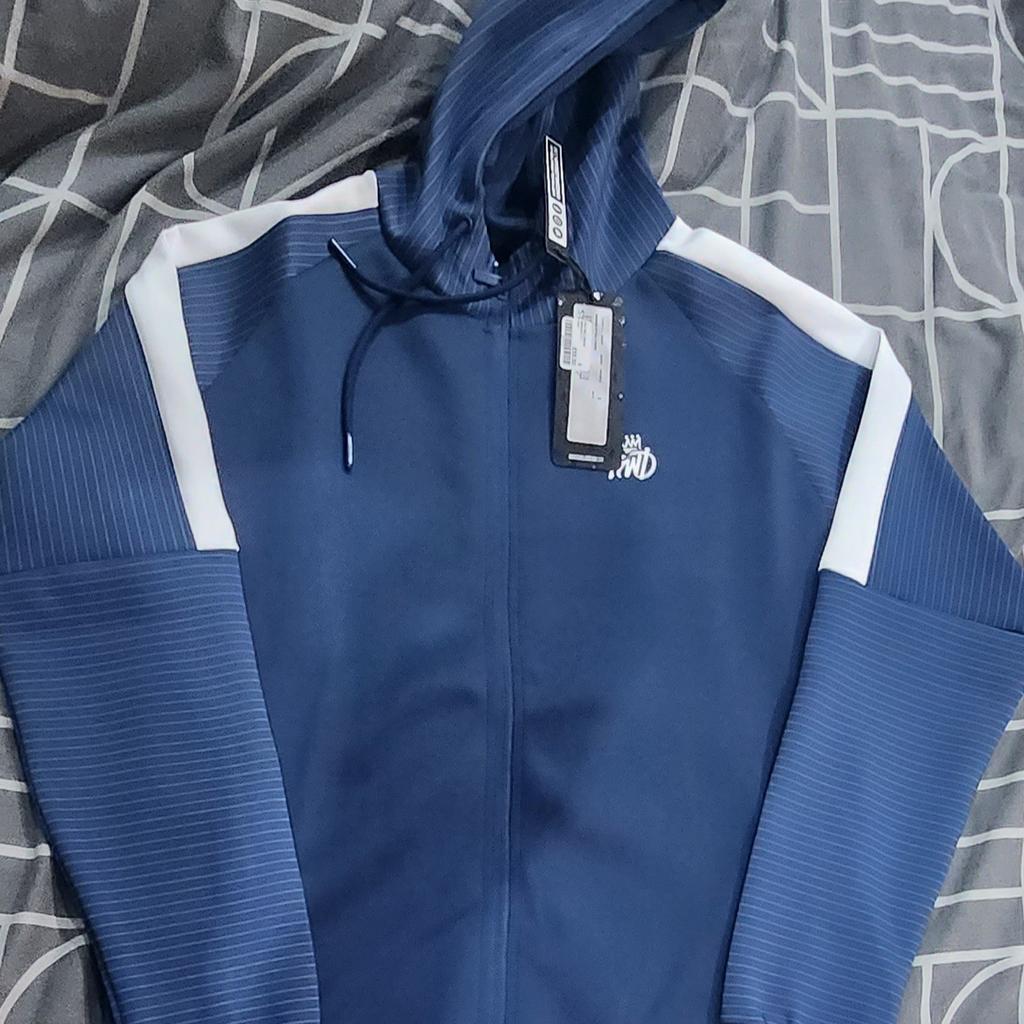 King's Will Dream Hoodie

Brand New

Size: Small
Colour: Blue
RRP: £55
