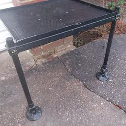large side tray with extending maver legs.