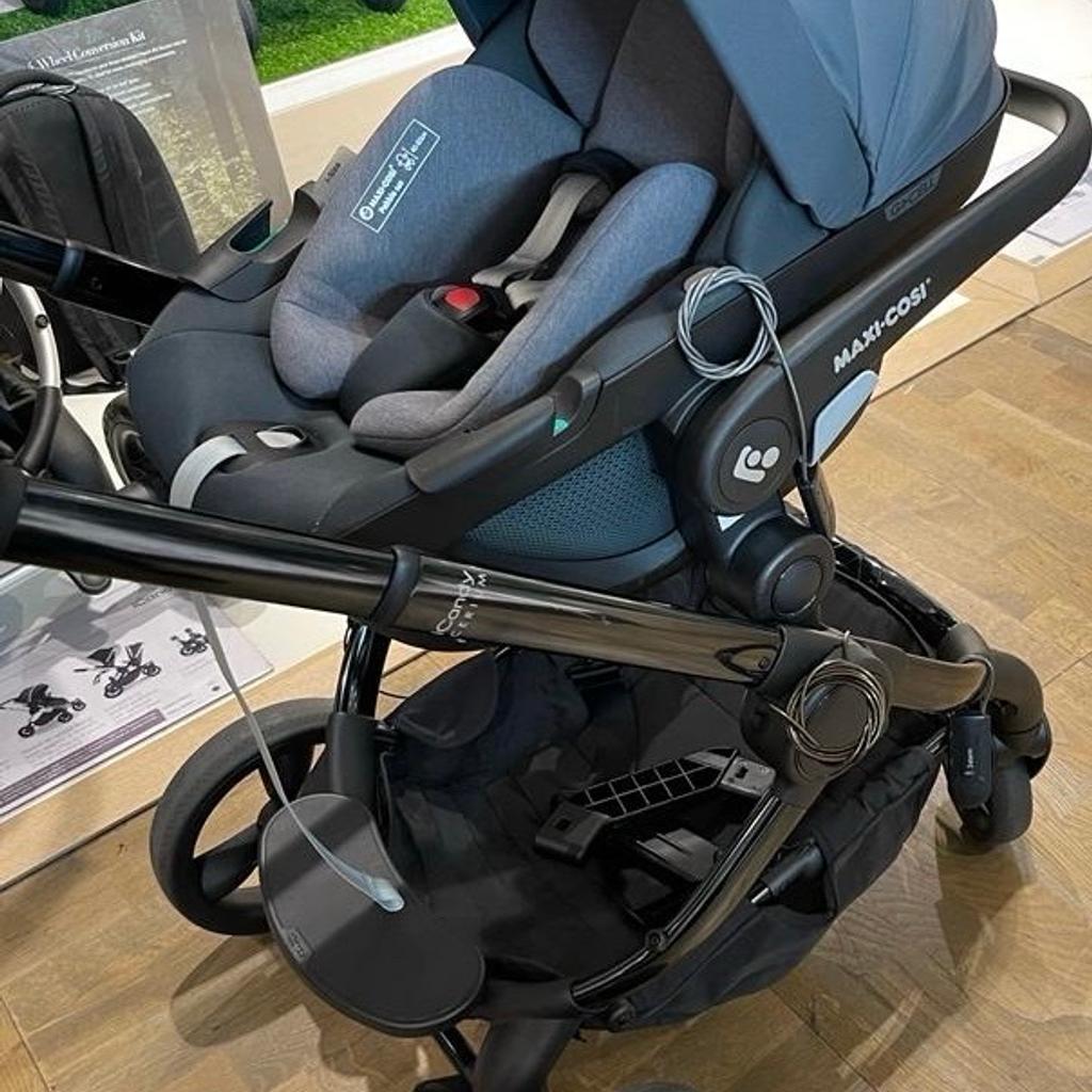 Features:
•Maxi-Cosi Pebble 360° rotating baby car seat in colour graphite; can be used from the age of 0-15months, child’s weight 0-13kg, child’s height 40-83cm.
•Can be used in the car with or without isofix, the car seat only turns 360 if you purchase the isofix.
•You have the option to buy the FamilyFix 360 isofix base separately which has a smart built-in rotational system that enables the Pebble 360 car seat to be easily rotated using only one hand.
•It has an additional baby-hugg inlay in the car seat which provides extra safety and comfort for your newborn. Can be removed once baby has grown.
•Easy adjustment of safety harness and the cover is removable and machine washable.
•Fits Maxi-Cosi strollers and a large selection of other brands.
•RRP: £209.99

I am also selling the 360 isofix separately if you are interested in purchasing it. Both items are in very good condition.

Open to reasonable offers.
