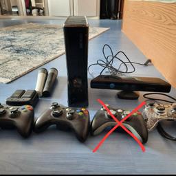 Konsole mit 2 Controler
1 Mit Kabel 2 Mit Akku/Batterie
100€ Playstore Guthaben
Diverse Spiele
2 Mikrofone
Kinect Sensor