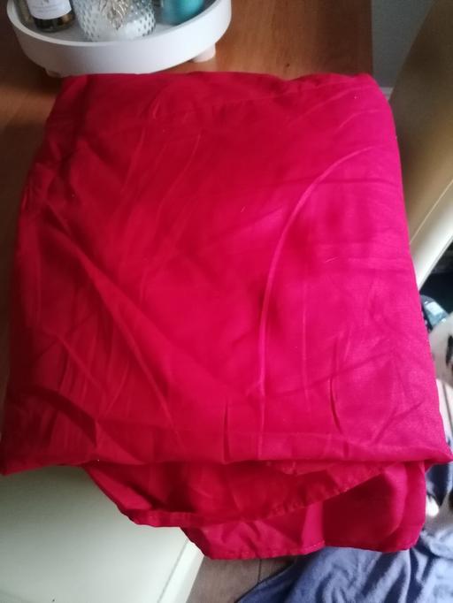 Buy & Sell Merseyside Saint Helens - Photos for single Red valance sheet
