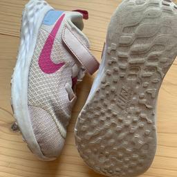 Verkaufe jeweils 2 Paar Nike Running Turnschuhe, einmal in Gr. 25 und einmal in Gr. 27.
Der linke Schuh von Gr. 25 ist neu, also ungetragen.

Kann auch in Dornbirn abgeholt und in Euro bezahlt werden.