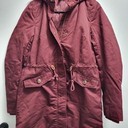 Damen Winter Jacke von H&M Gr.32
Top Zustand!

Versand möglich!