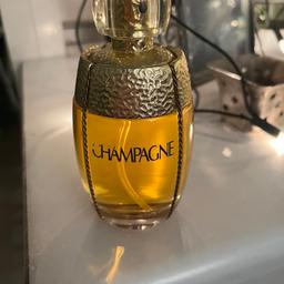 Das Parfum ist zu verkaufen, weil meine Mutter es nicht benutzt. 100 ml, nur an Selbstabholer