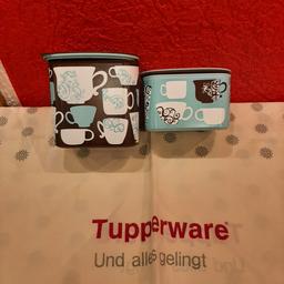Tupperware Behälter groß und klein mit Kaffe Tassen motiv für Kaffee oder Müsli beide zusammen inklusive Versand für 17 Euro.