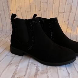 - Brand new, never worn.
- Shoe sizes: Ladies Size 5 and Size 6.
- Light weight Lilley Chelsea boots.

Includes zip-up fastening to the inner side for quick and easy fitting, as well as an elasticated gusset to the exterior.

- Beautiful diamante detail.
- Faux suede upper.
- Block heel.

Colour: Black