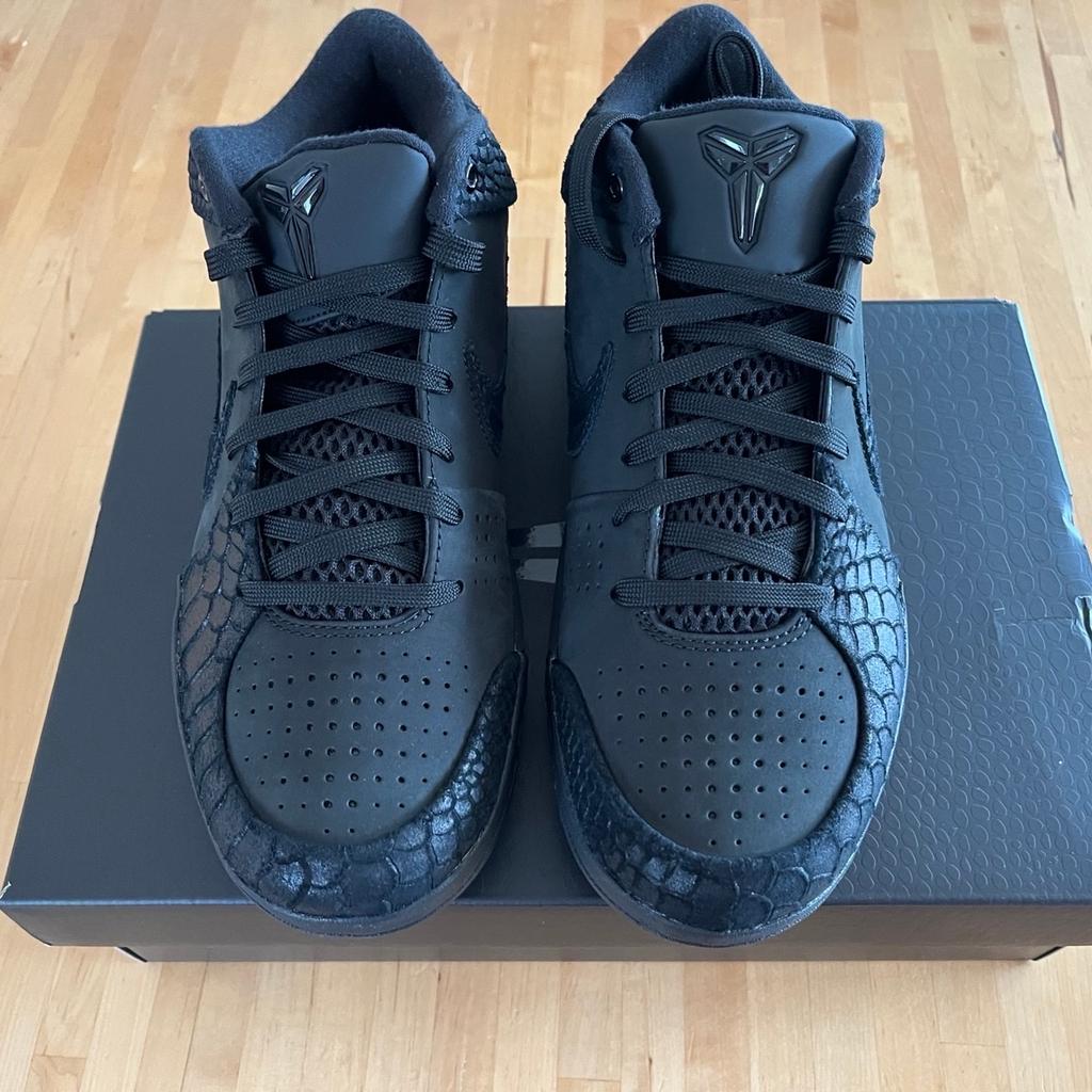 Verkaufe den Nike Kobe 4 Protro „Gift of Mamba“ in Größe 42 (US 8,5).

Schuh ist streng limitiert, brandneu, ungetragen u. nicht einmal anprobiert (Deadstock).

Doubleboxed!
OVP u. Rechnung vorhanden!

Trade nicht.

Abholung in 6830 Rankweil.
Versand auf Anfrage.

Schauen Sie auf meine anderen Anzeigen:

Nike Jordan Retro I Adidas Hu NMD