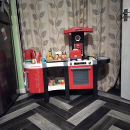 kids play kitchen door as been taped closed but could be fixed collection only