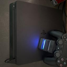 PS 4 inkl. 2 Controller und Ladestation
Inkl. 5 Spiele (siehe Bilder)
Zweiter Controller ist ein Scuf, jedoch schon sehr bespielt