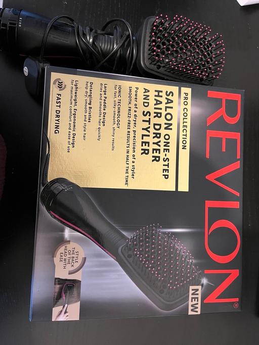 Buy & Sell Surrey Epsom and Ewell - Photos for Revlon one step hair dryer and styler