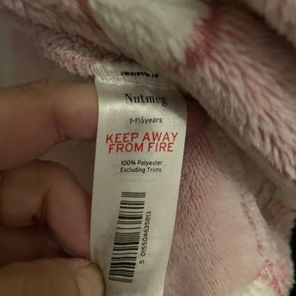 Nutmeg 1218 months girls dressing gown pink in WS1 Walsall for £5.00