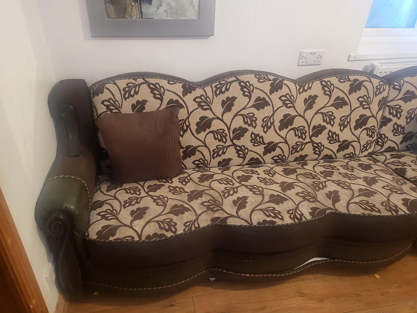 3 settee in a L shaped design in B12 Birmingham für 50,00 £ zum Verkauf