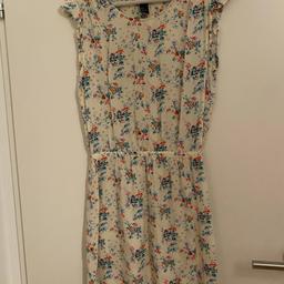 Geblümtes Sommerkleid von H&M, Größe XS, wurde gern getragen, super Zustand.