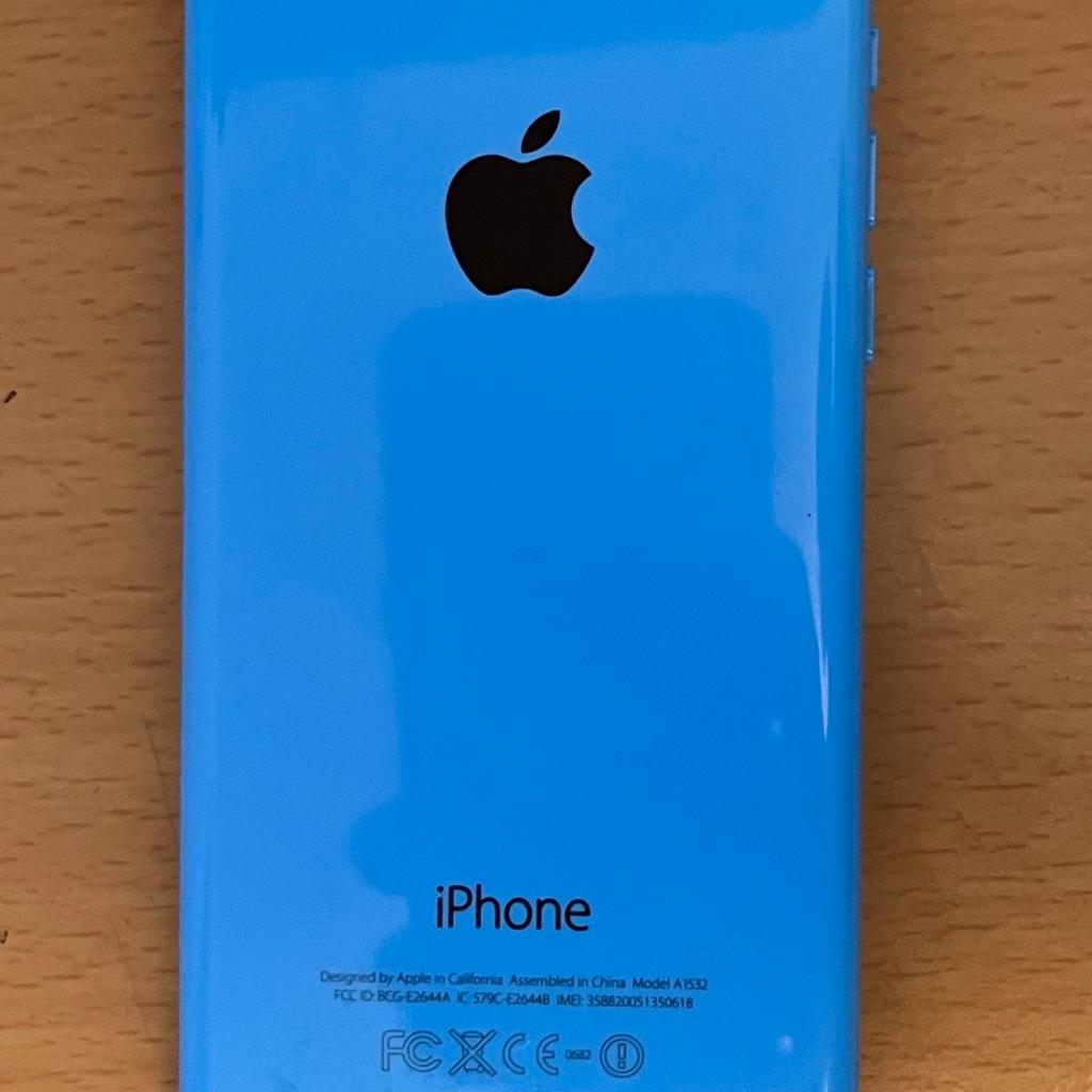 Apple iPhone 5c A1532 16GB smartphone.
In excellent condition
In good working order
Unlocked
Battery capacity reduced but good
Includes black phone case
Note: limited to IOS version 10.3.3 which limits the apps that can be used, check before buying.
No charger or leads included

Free collection or buyer pays for postage.