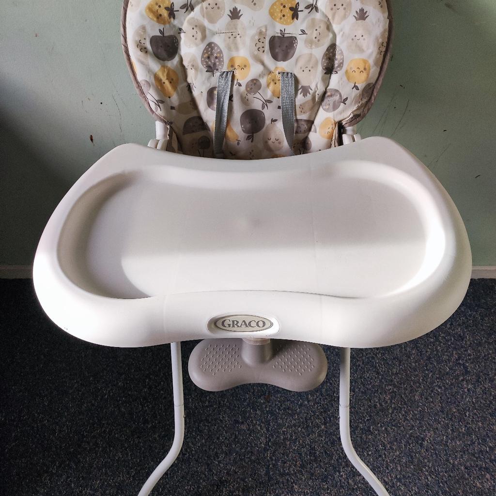 High chair for sale. Clean and in good condition