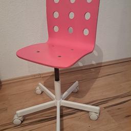 Rosa Bürostuhl für Kinder von IKEA  zu verschenken. Gebrauchsspuren am Lack. Voll funktionsfähig.