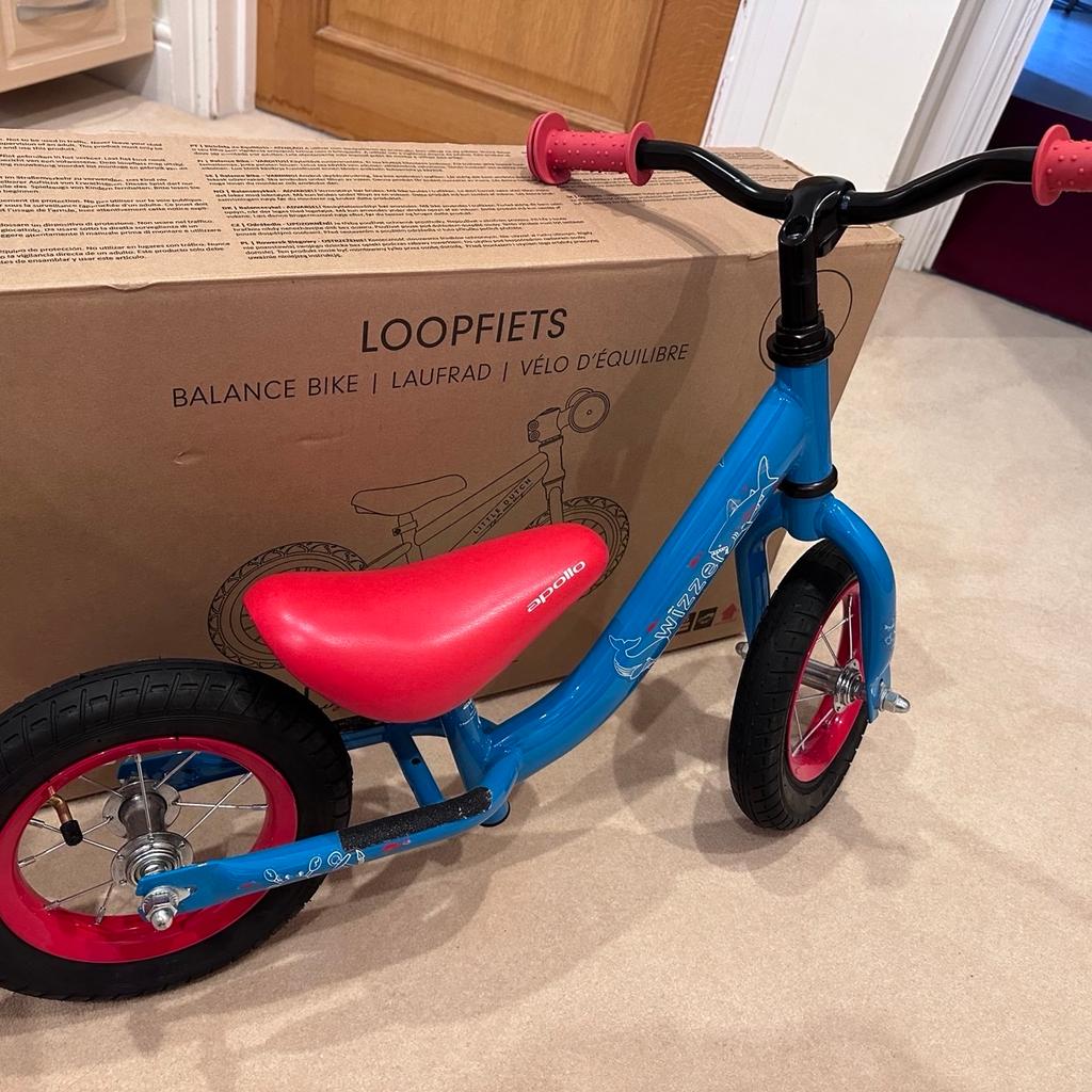 Apollo wizzer 2024 balance bike