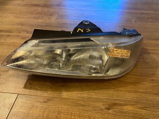 Vehicles Oxfordshire Cherwell - Photos for Peugeot 406 1998 headlight passenger side