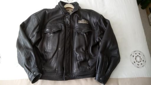 Buy & Sell Essex Epping Forest - Photos for HEAVY LEATHER JACKET