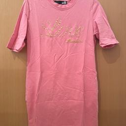 Shirtkleid von Love Moschino mit Pailletten 
Passt auch mit 36, obwohl es mit 38 angegeben ist