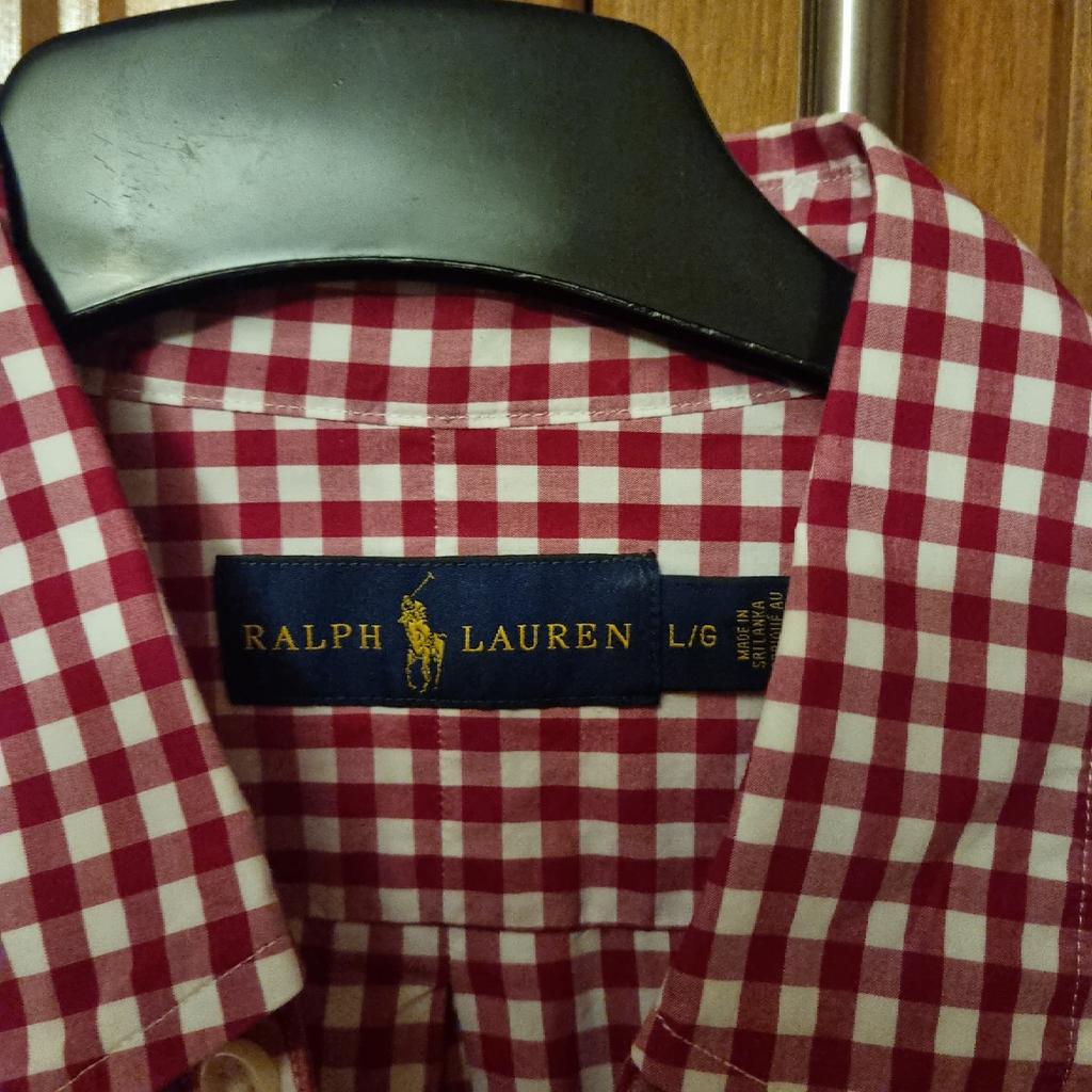 Polo Ralph Lauren Casual Shirt
Size Large .
Red and White Check Pattern
And Blue Horse Logo

In immaculate condition

Only worn a few times unfortunately
a bit too small for me .

Was £15.00
Now £7.00 PRICED TO CLEAR