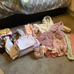 Bundle of baby girl clothes
In like new condition
Size 12-18 month
