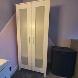 Ikea Brimnes Wardrobe In white

Used but still in great condition

Rail with shelf