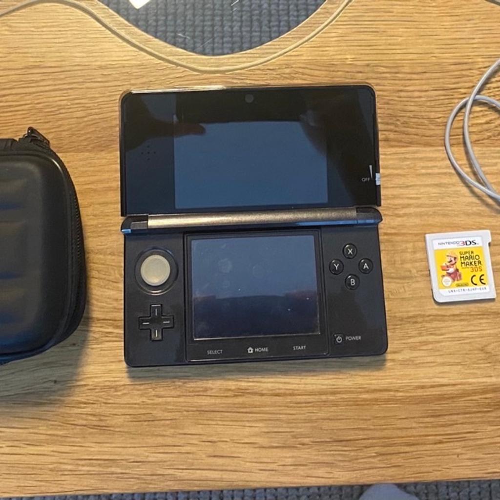 Nintendo 3DS
Mario Maker
Tasche
Ladekabel