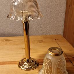 Messing mit zwei verschiedenen Lampenschirmen. Privatverkauf. Versand möglich zzgl 7 €