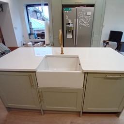 We supply German and British style bespoke kitchen cabinets and install it.
We have variety of range in granite and  quartz designs to blend well with your kitchen cabinets. We install stone worktops.