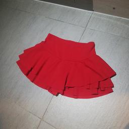 Ladies red skort size 10, collection only Thornley