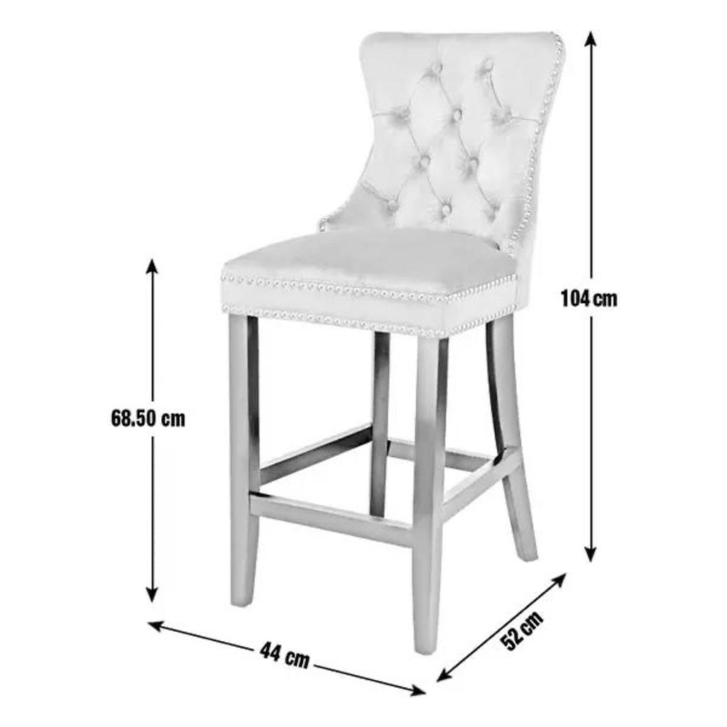 Princess Stud Bar Stool - Charcoal all brand new in box and we can deliver local
This Princess Stud bar stool plenty of indulgent flourishes to make it fit for. . . Well a princess! We're talking studded detailing, tufted buttoning and even a decorative ring pull back!
The solid wood frame of the stool ensures it a sturdy choice, whilst its matt velvet finish and luxurious padding makes it every bit graceful. Your breakfast bar will never look so good!
1 chair supplied.
Size H103.5, W44.5, D55cm