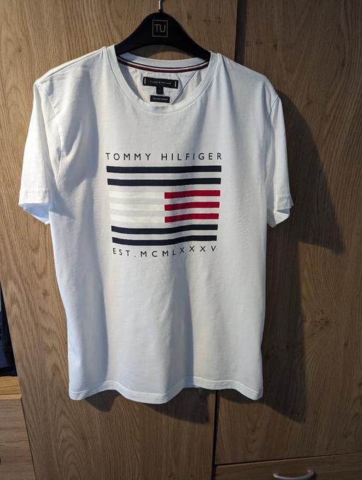 Buy & Sell West Midlands Sandwell - Photos for Mens Tommy Hilfiger T-shirt (L)