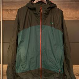 Men’s Large Jack Wolfskin Rainproof Jacket

Excellent condition