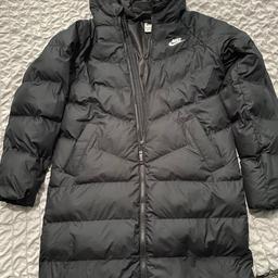 Nike long line Coat age Junior XL which is 13-15yrs
In very good condition