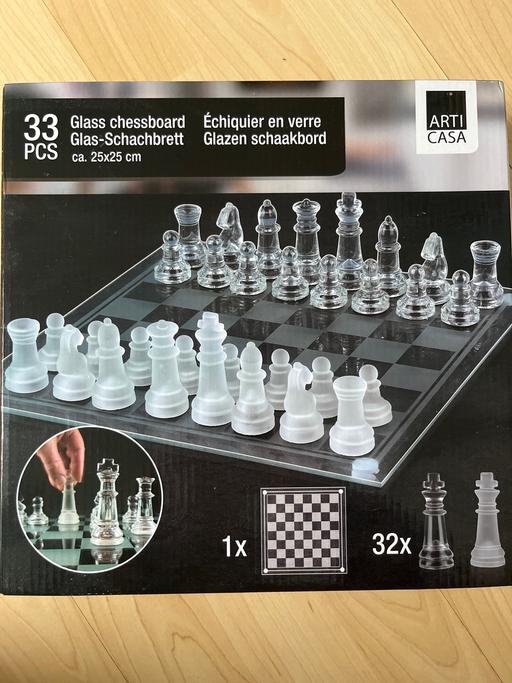 Buy & Sell Hertfordshire North Hertfordshire - Photos for Glass chess board and pieces unopened