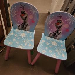 Ich verkaufe 2 schöne Elsa und Anna Stühle. Den Tisch habe ich leider allerdings nicht mehr.