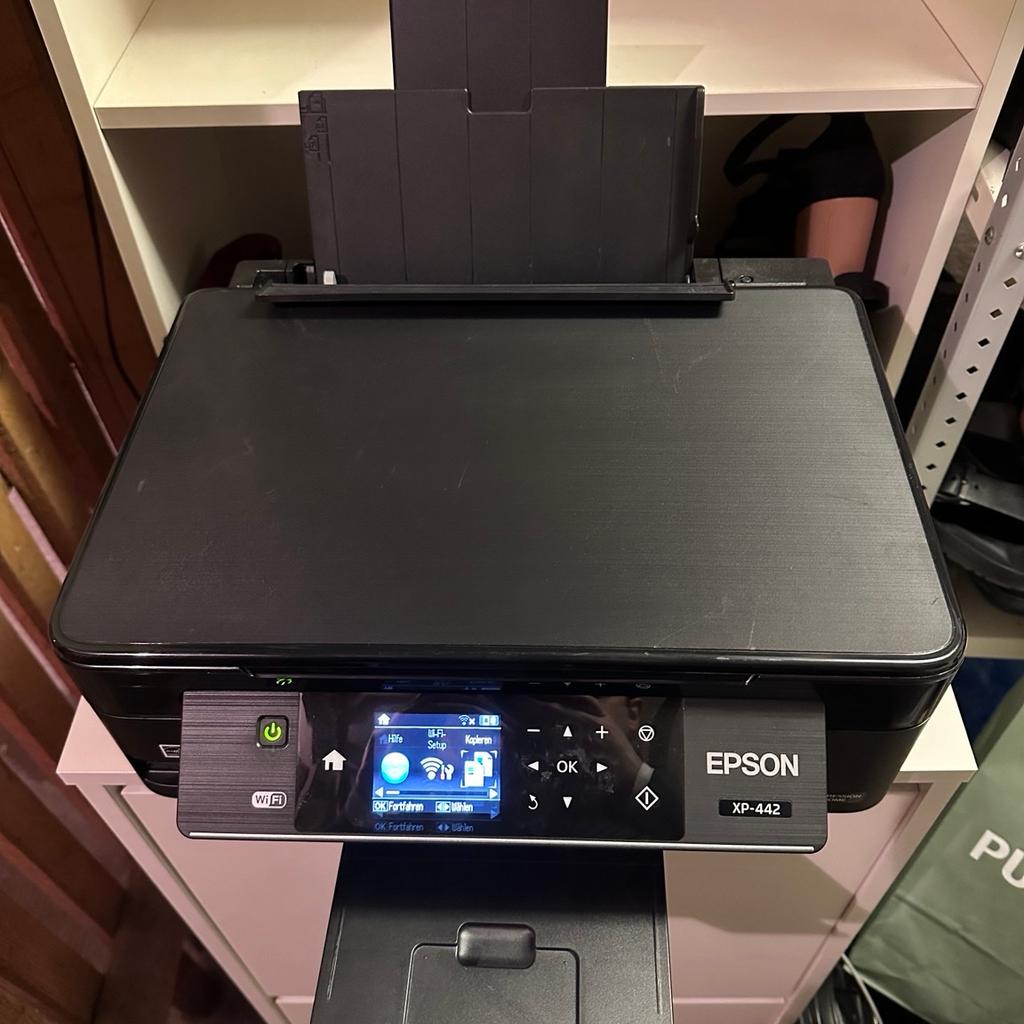 Tintenstrahldrucker EPSON XP-442 in schwarz.
Die Druckqualität ist gut und neue Tintenpatronen sind auch eingesetzt > siehe Foto.
Bitte nur Selbstabholer!