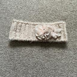 River Island Winter Headband in Pastel Pink with flower detail on the front
One size
Good condition as can be seen in the pictures, it’s immaculate on the inside too