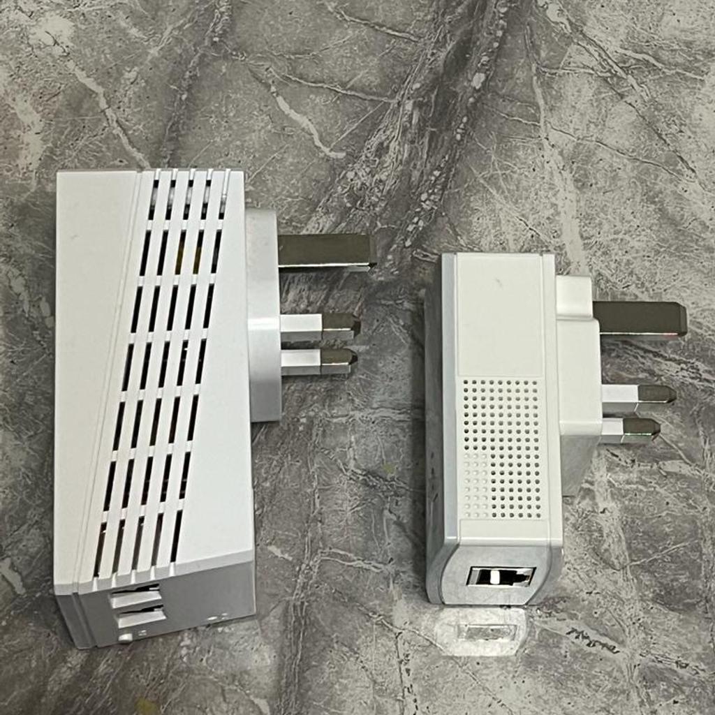 AV600 Powerline Kit is very useful for providing a reliable connection to games consoles or TVs that require an Ethernet cable, wireless devices like laptop or phone. Can be posted .

- TP-Link AV600 Wireless Powerline Adapter Kit

- Ethernet cable - 2 m