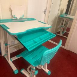Adjustable height of table and chair
Suitable for all ages