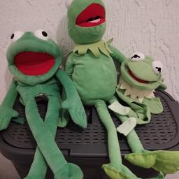 1 plush and 2 puppets Kermit the Frog