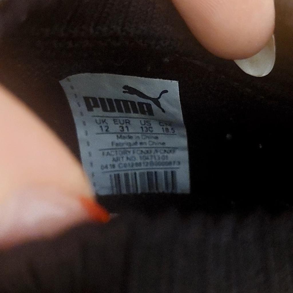 Verkaufe Fußballschuhe von Puma Größe 31.
Sie wurden maximal 2x getragen..

Privatverkauf!
Keine Rücknahme, keine Garantie!
Nur Selbstabholung!