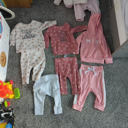 Lovely baby girl clothing bundle, my girl outgrew these easily. Only worn twice and all outfits are clean and washed from a pet free home. 

Grey leggings are from F&F sized up to 3 months

Mummy's tiny wonder and Daddy's little girl outfits are from George and are 0-3 months old 

The Mini hoodie set is 3-6 months.