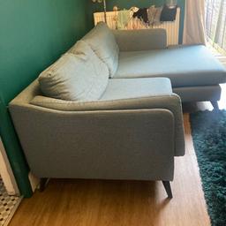 DFS 2 seater teal chaise longue sofa. Comfy no damage only some water marks. Fire safety compliance stickers. Quick sale pick up only.
214 cm width 125cm longest depth