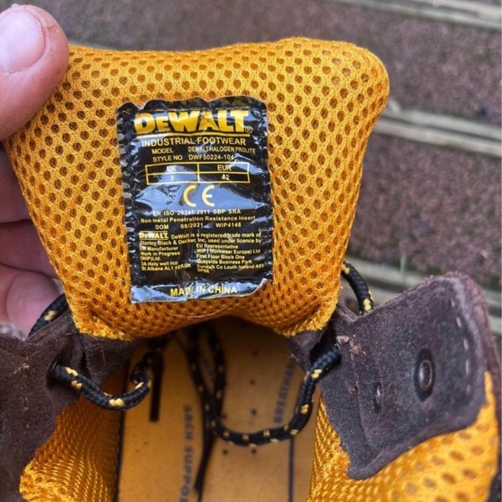 Dewalt promote work boots
Size 8
Only worn a couple of times but I prefer my rigger boots

Oakenshaw bd12 bradford or can deliver free locally

Thanks