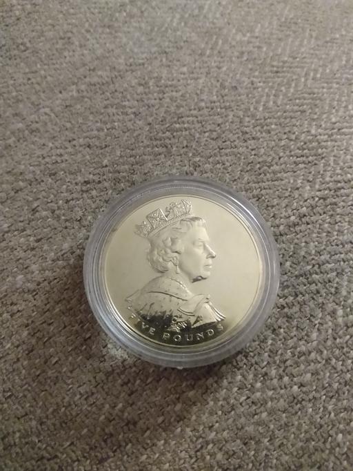 Buy & Sell Ainley Top Calderdale - Photos for £5 coin. Uncirculated 2002 golden jubilee