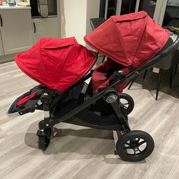 Fantastic buggy which can be used as either a single or double. All adapters for making it a double buggy included. Comes with 2 seats, 1 rain cover as well as adapters for a Maxi Cosi car seat. 

In excellent used condition with only a few minor scuffs as can be seen on the photos. Seats are extremely clean with no marks - bright red hood with black seat was only ever used a handful of times.  Also has a lovely big basket which comes in really helpful for storage. 

Still loads of life left in the buggy as it’s been well looked after. Comes from a smoke and pet free home. Personal viewing highly recommended.
