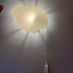 2 Lampen von Ikea im Wolkendesign. Ohne Leuchtmittel. Pro Stück € 4,— Gebraucht, aber in gutem Zustand. Übergabe in Gralla oder Graz-Liebenau möglich. Versandkosten innerhalb Österreich € 6,—. 
